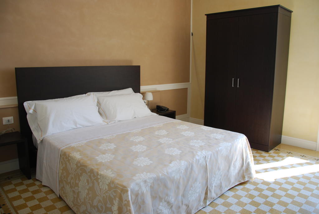 Relais Del Borgo Hotel & Spa 4 Stelle Staffolo Chambre photo